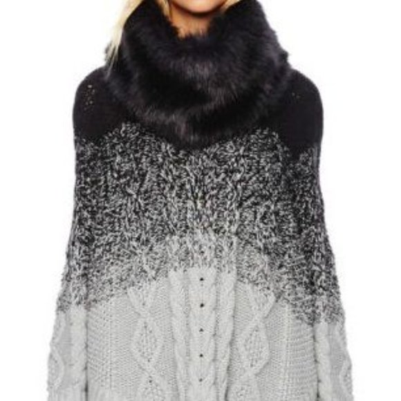 Michael Kors Sweaters - Michael Kors - Grey Black poncho sweater detachable faux fur collar - M medium